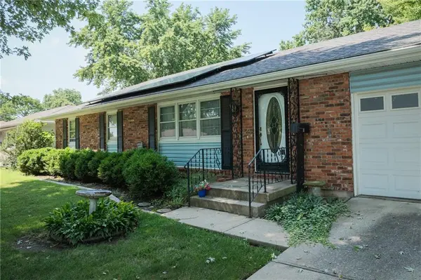 110 S Queen Ridge DR, Independence, MO 64050