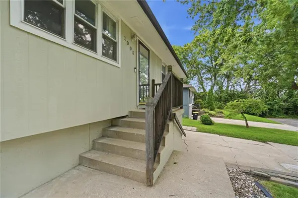 1005 NE Wien AVE, Blue Springs, MO 64014