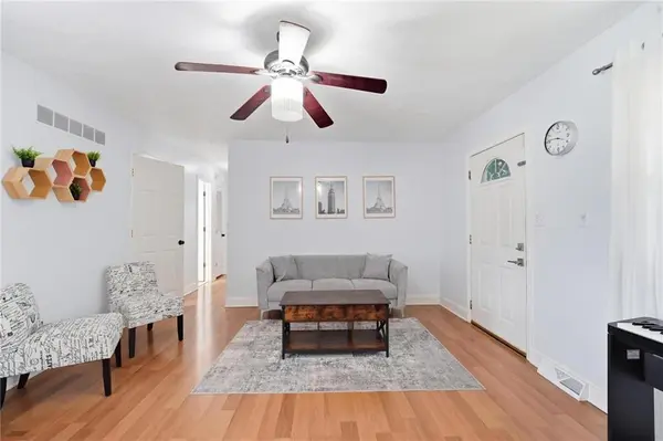 1005 NE Wien AVE, Blue Springs, MO 64014