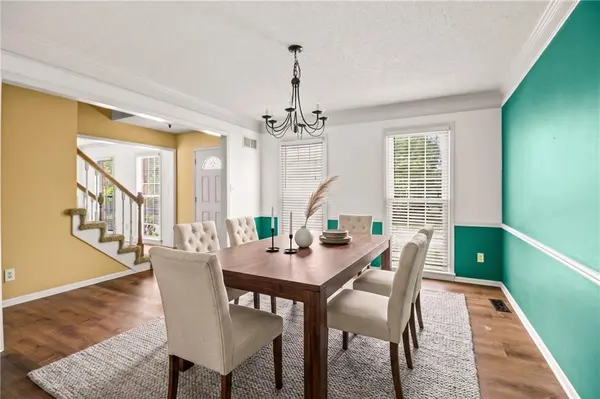 3907 NE Clearbrook DR, Lee's Summit, MO 64064