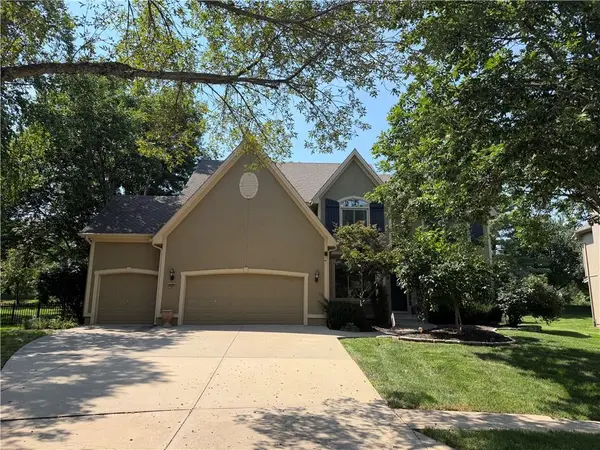 14252 Granada CT, Leawood, KS 66224