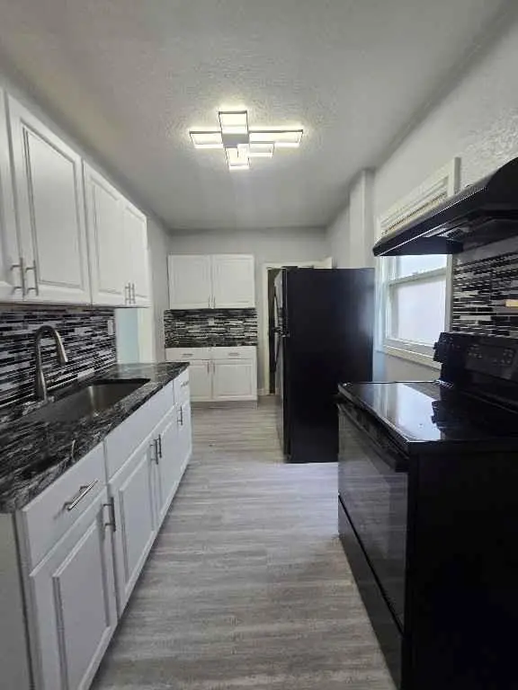 3503 E 25th ST, Kansas City, MO 64127