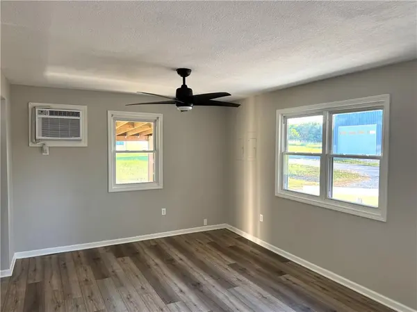 14 Cypress LN, Linn Valley, KS 66040