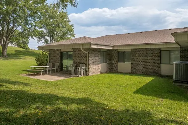 3919 Messanie ST, St Joseph, MO 64506