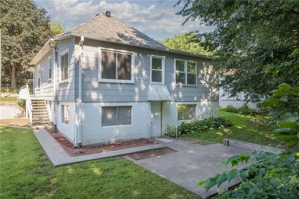 302 N Chestnut ST, Forest City, MO 64451