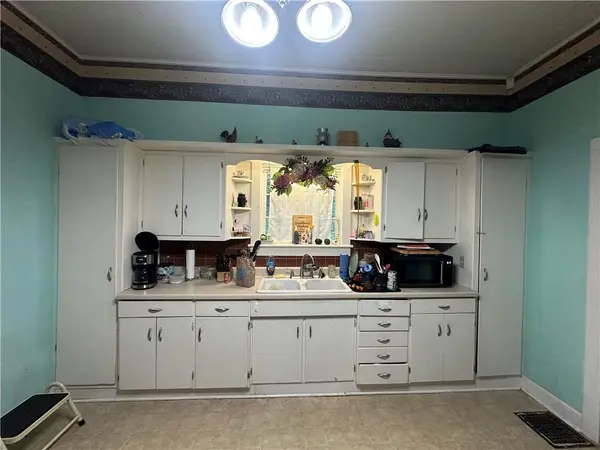 406 W Poulin ST, St Joseph, MO 64501