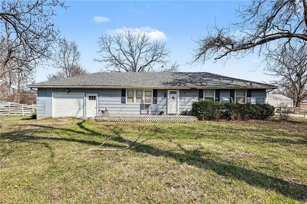 529 N 5 ST, Lacygne, KS 66040