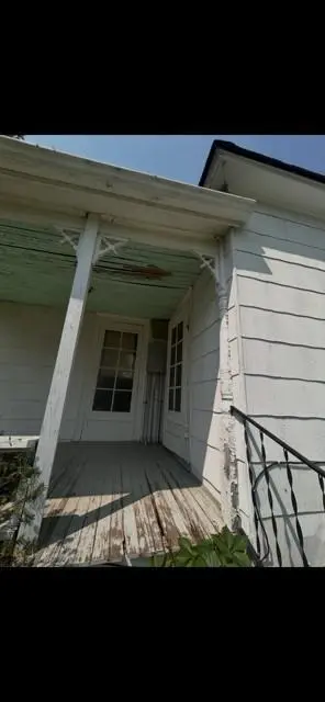 413 Maple AVE, Smithville, MO 64089