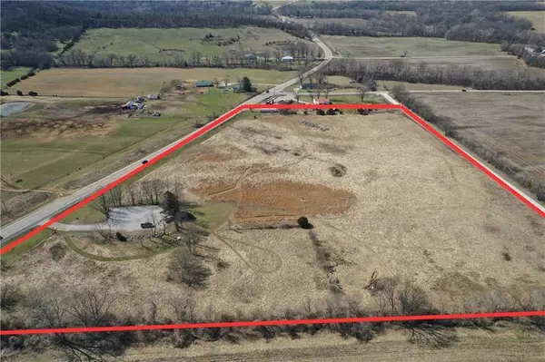 37682 10 HWY, Richmond, MO 64085