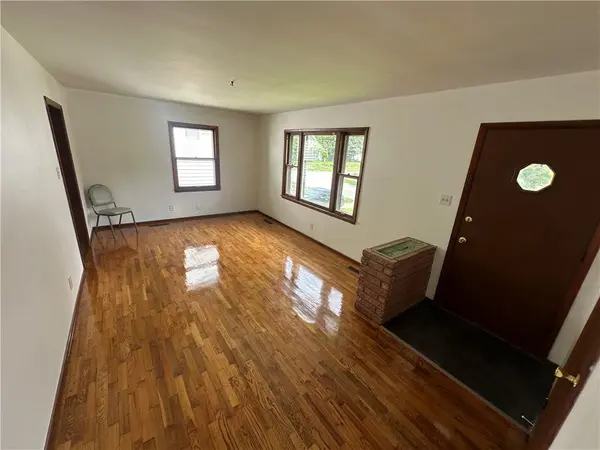 1906 S 22nd ST, St Joseph, MO 64507