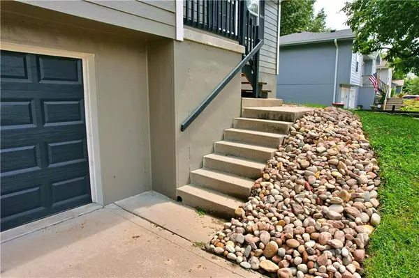 1215 Susan ST, Kearney, MO 64060