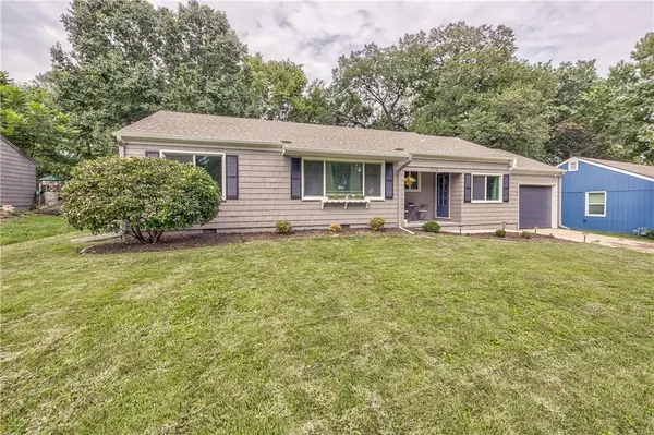 7114 W 72nd TER, Overland Park, KS 66204