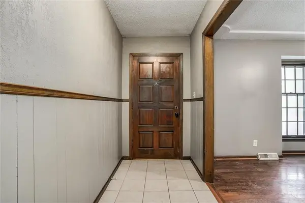 12837 Sycamore AVE, Grandview, MO 64030