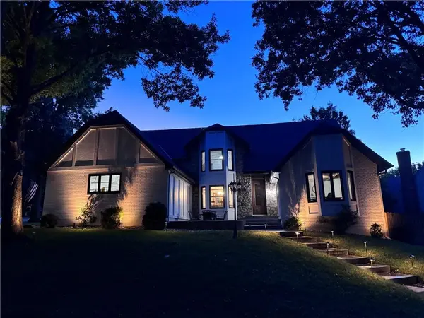 8230 W 99th ST, Overland Park, KS 66212