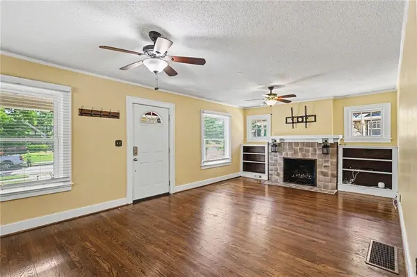 5642 Harrison ST, Kansas City, MO 64110