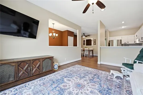 549 S Woodson LN, Gardner, KS 66030