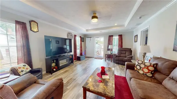 120 S 17th ST, St Joseph, MO 64501