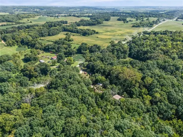 8898 Albany RD, Orrick, MO 64077