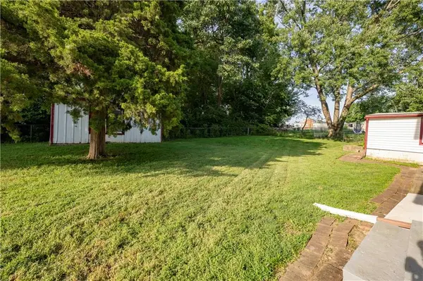526 Reaser ST, Leavenworth, KS 66048