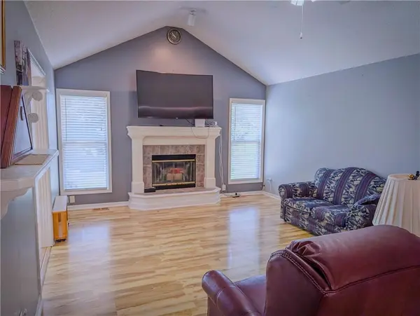715 NE 107th TER, Kansas City, MO 64155