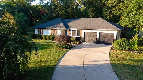 2 E 127th TER, Kansas City, MO 64145