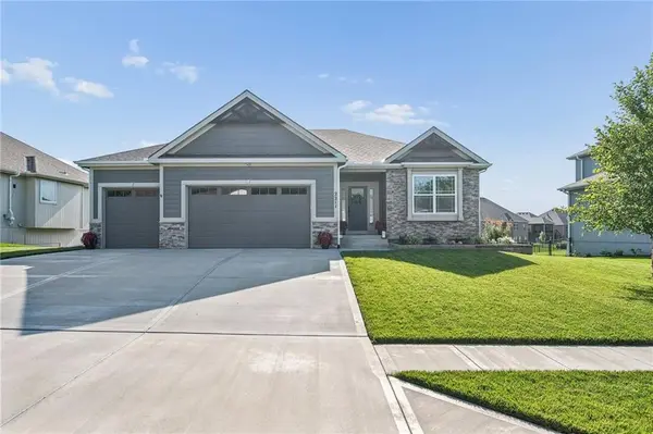 2211 Foxtail DR, Kearney, MO 64060