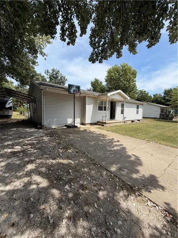1329 Elliott AVE, Parsons, KS 67357