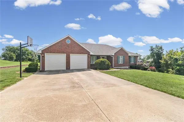 111 Walnut DR, Carrollton, MO 64633