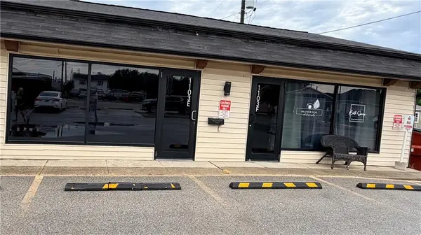1103 BROADWAY ST, Oak Grove, MO 64075