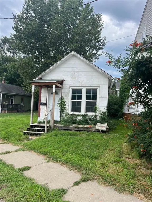 3024 Saint Joseph AVE, St Joseph, MO 64505