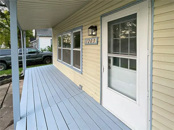 1203 S Massachusetts AVE, Sedalia, MO 65301