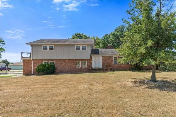 1901 Stark ST, Coffeyville, KS 67333