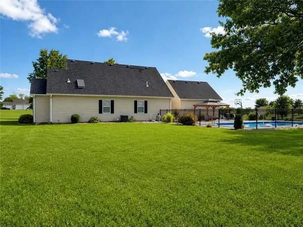7357 Valley View CIR, Odessa, MO 64076