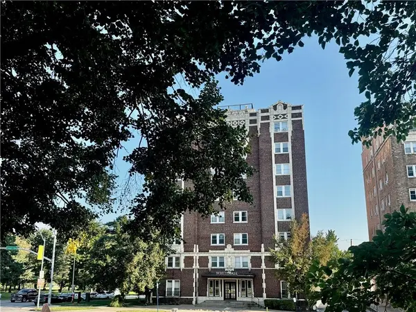 323 E Emanuel Cleaver II BLVD #3E, Kansas City, MO 64112