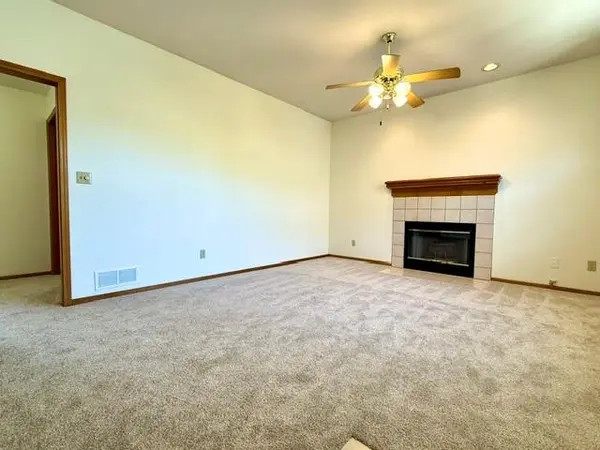 4711 Hearthside DR, Lawrence, KS 66049