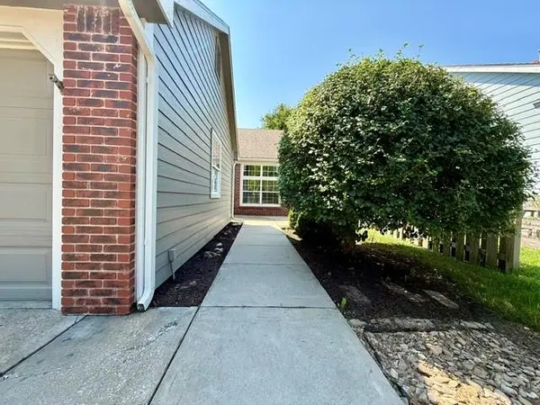 4711 Hearthside DR, Lawrence, KS 66049