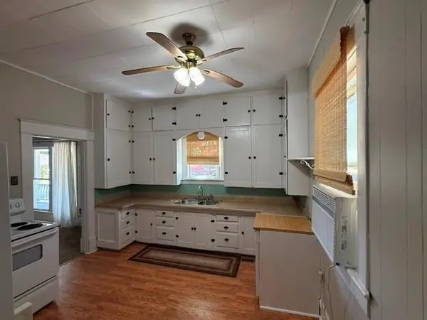 729 E 4th ST, Cherryvale, KS 67335