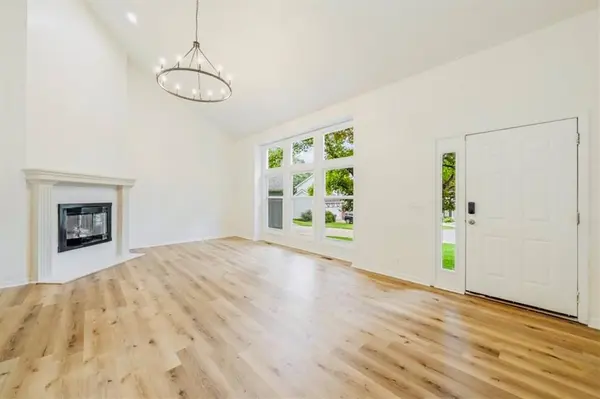 11425 Northwood CIR, Olathe, KS 66061