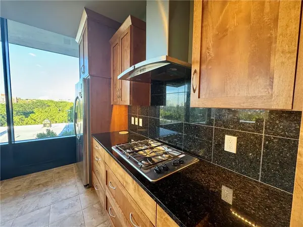 700 W 31st #304 ST, Kansas City, MO 64108