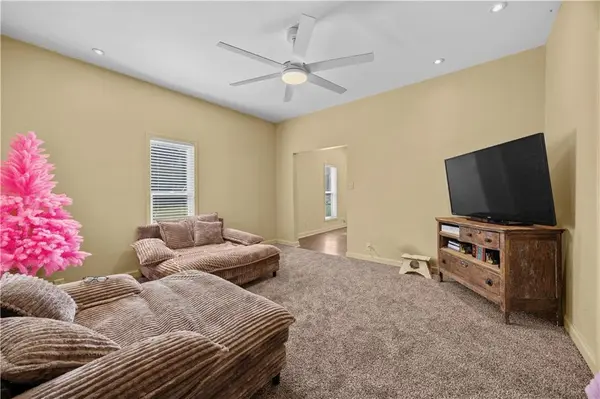 923 E 7th ST, Cherryvale, KS 67335