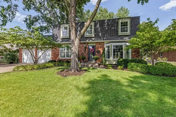 9909 Knox DR, Overland Park, KS 66212