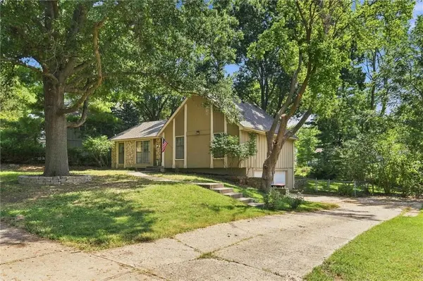 11309 W 99th ST, Overland Park, KS 66214