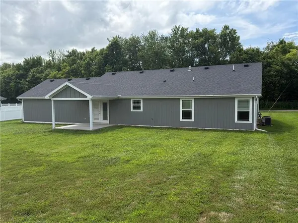 203 Valley ST, Lathrop, MO 64465