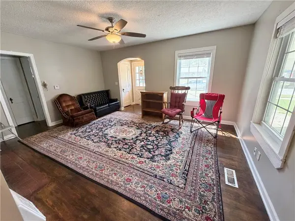 513 N Delaware ST, Butler, MO 64730