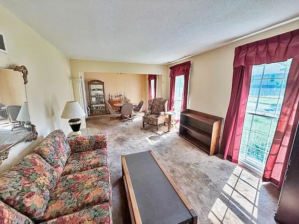 1012 SW 16th ST, Blue Springs, MO 64015