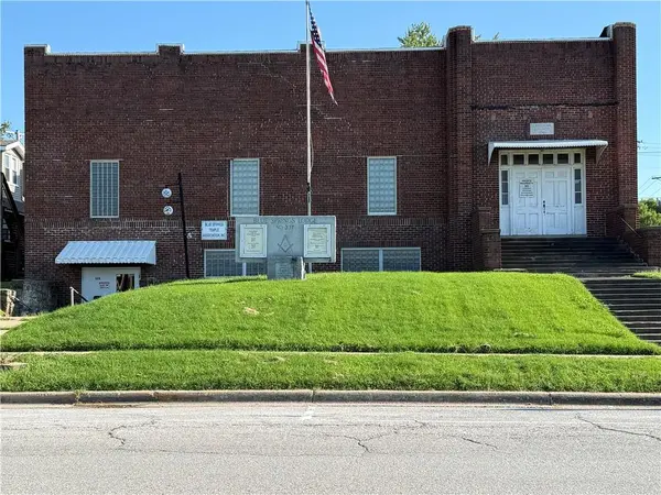 908 W Main ST, Blue Springs, MO 64015
