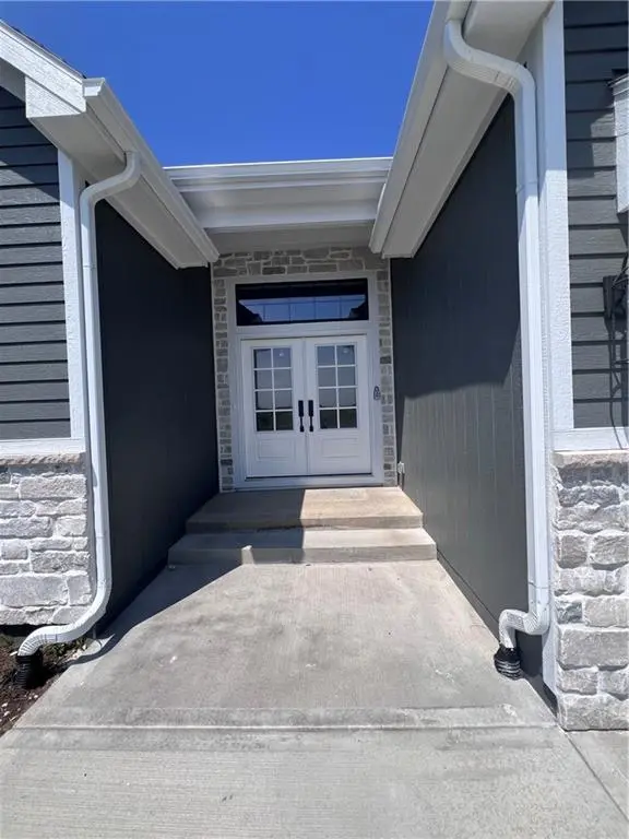16268 Baxter ST, Gardner, KS 66030