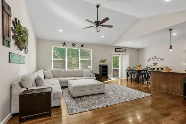 211 Hillside DR, Baldwin City, KS 66006