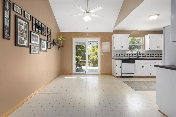 9013 W 48th TER, Merriam, KS 66203