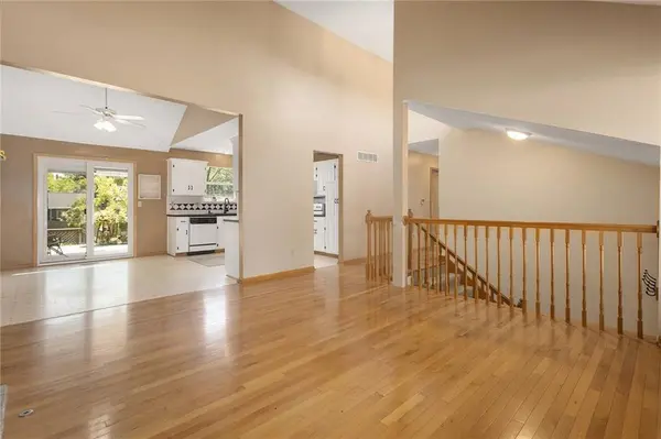 9013 W 48th TER, Merriam, KS 66203